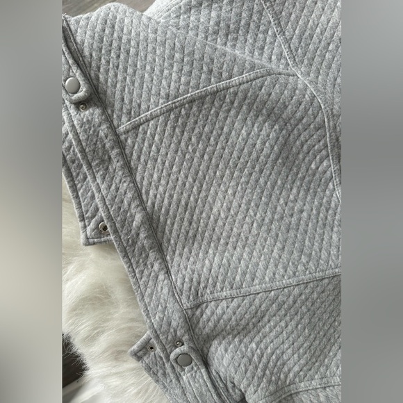 Long sleeve Crop Shirt Jacket - Picture 9 of 10